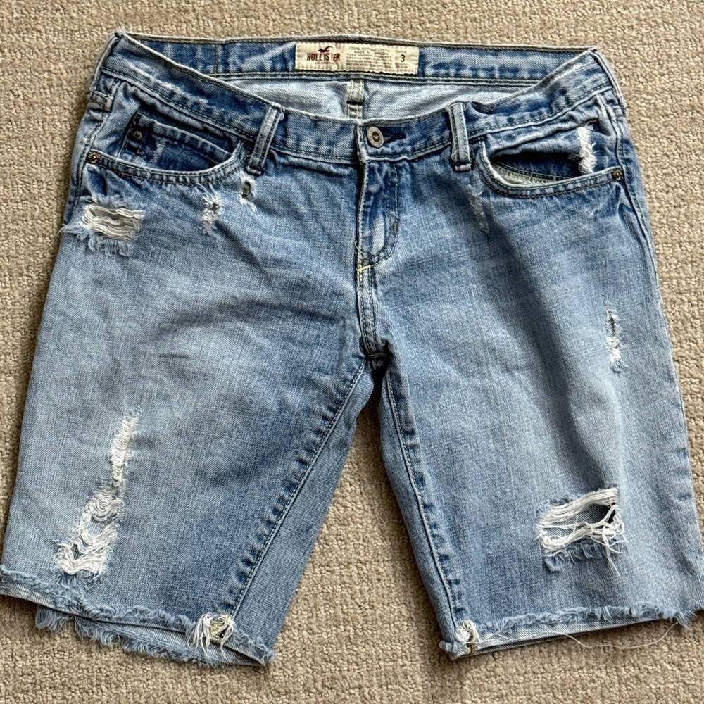 Hollister Distressed Denim Jean Shorts Rips Frayed Hem Light Wash‎ Size 3
